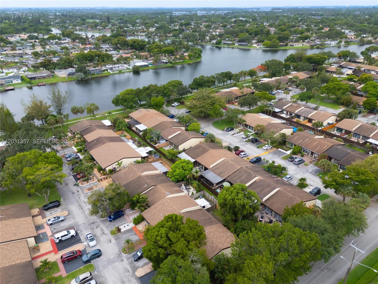 2330 Plum Court, Pembroke Pines, FL 33026 photo 27