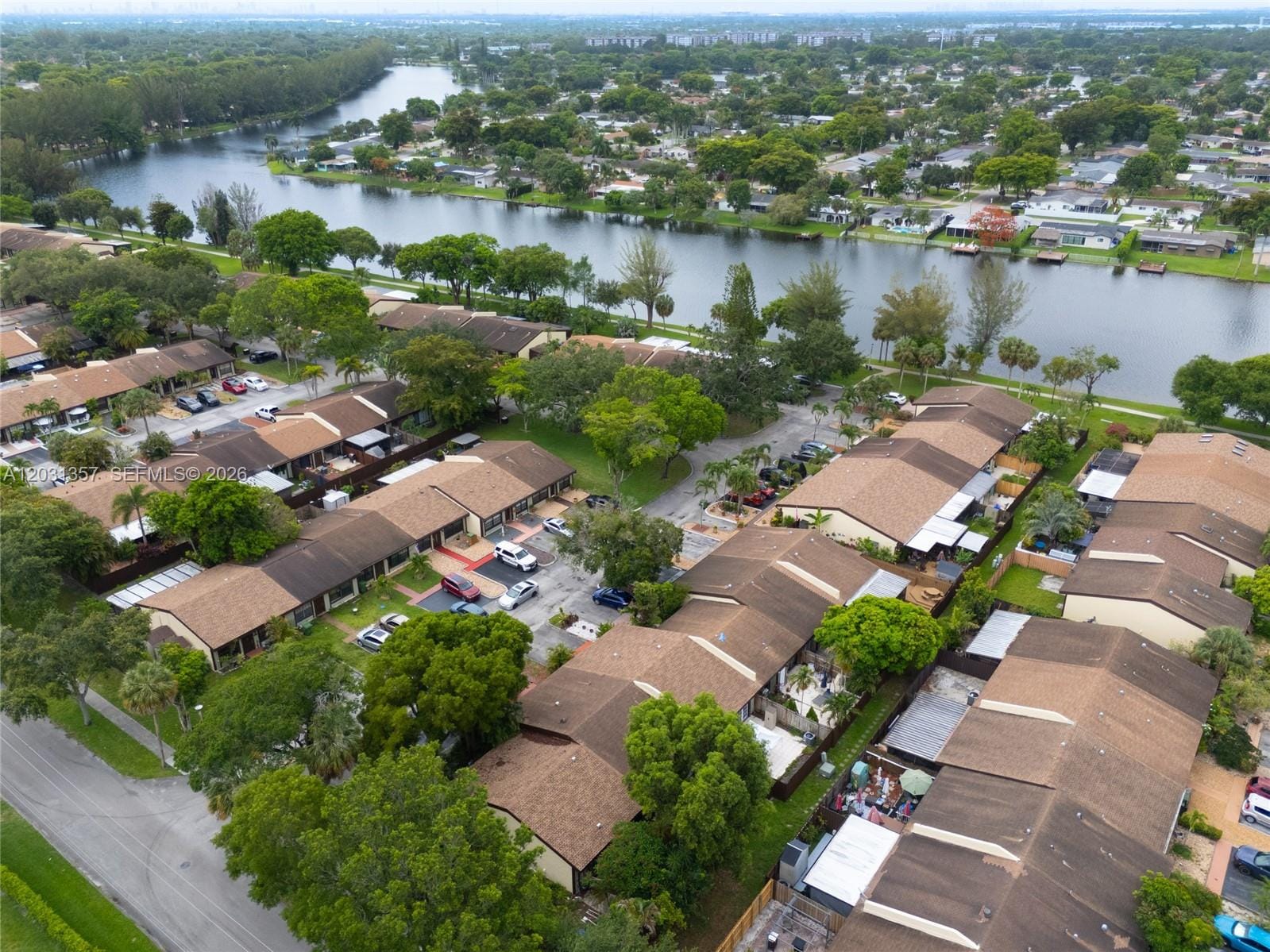 2330 Plum Court, Pembroke Pines, FL 33026 photo 29