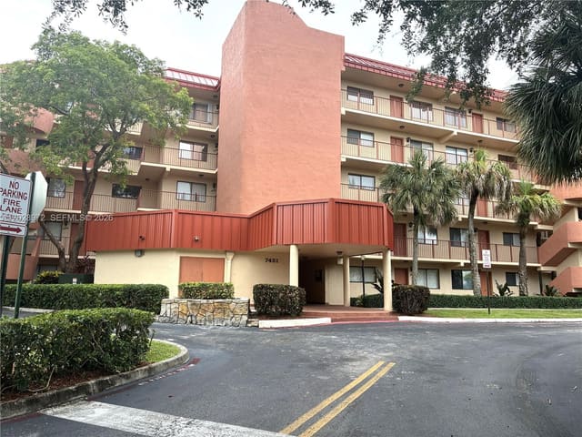 7451 NW 16th Street 403, Plantation, FL 33313