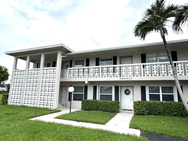 1100 Boxwood Drive 101, Delray Beach, FL 33445