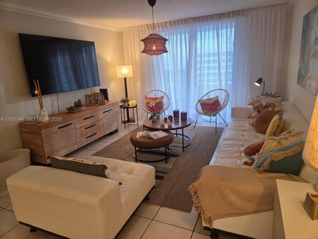 5555 Collins Avenue 16W, Miami Beach, FL 33140