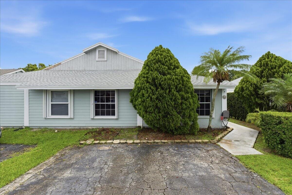 970 SW 111th Way — photo 2