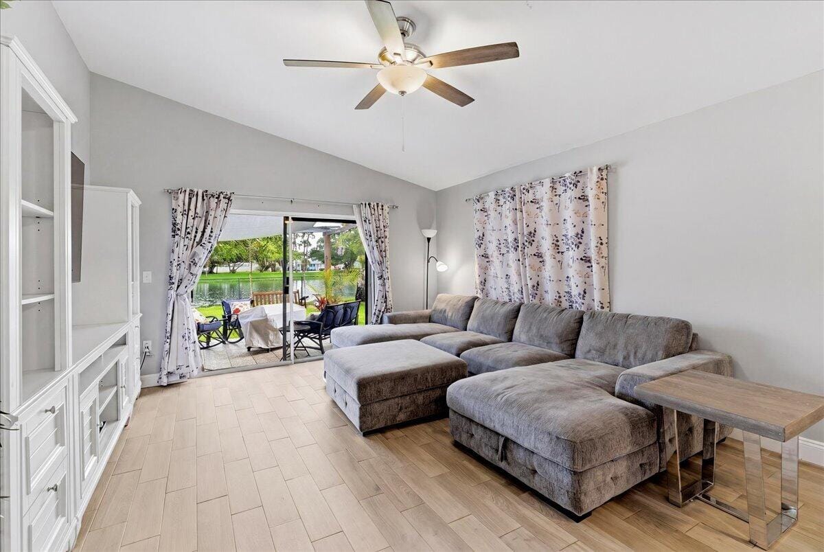 970 SW 111th Way, Davie, FL 33324 photo 23