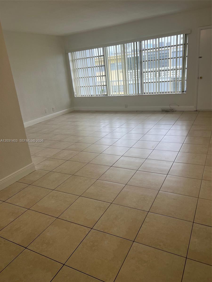 16801 NE 14th Avenue 310, Miami, FL 33162, Miami