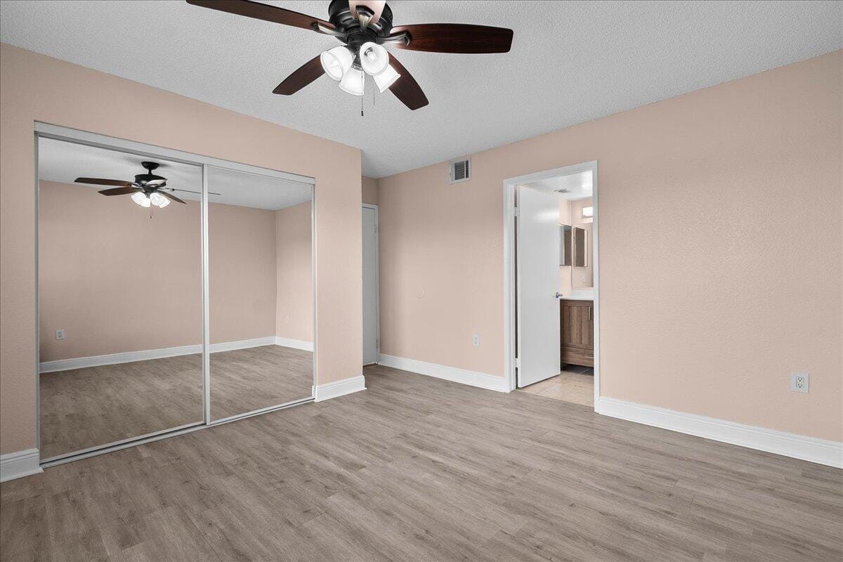 1524 Lake Crystal Drive F — photo 11