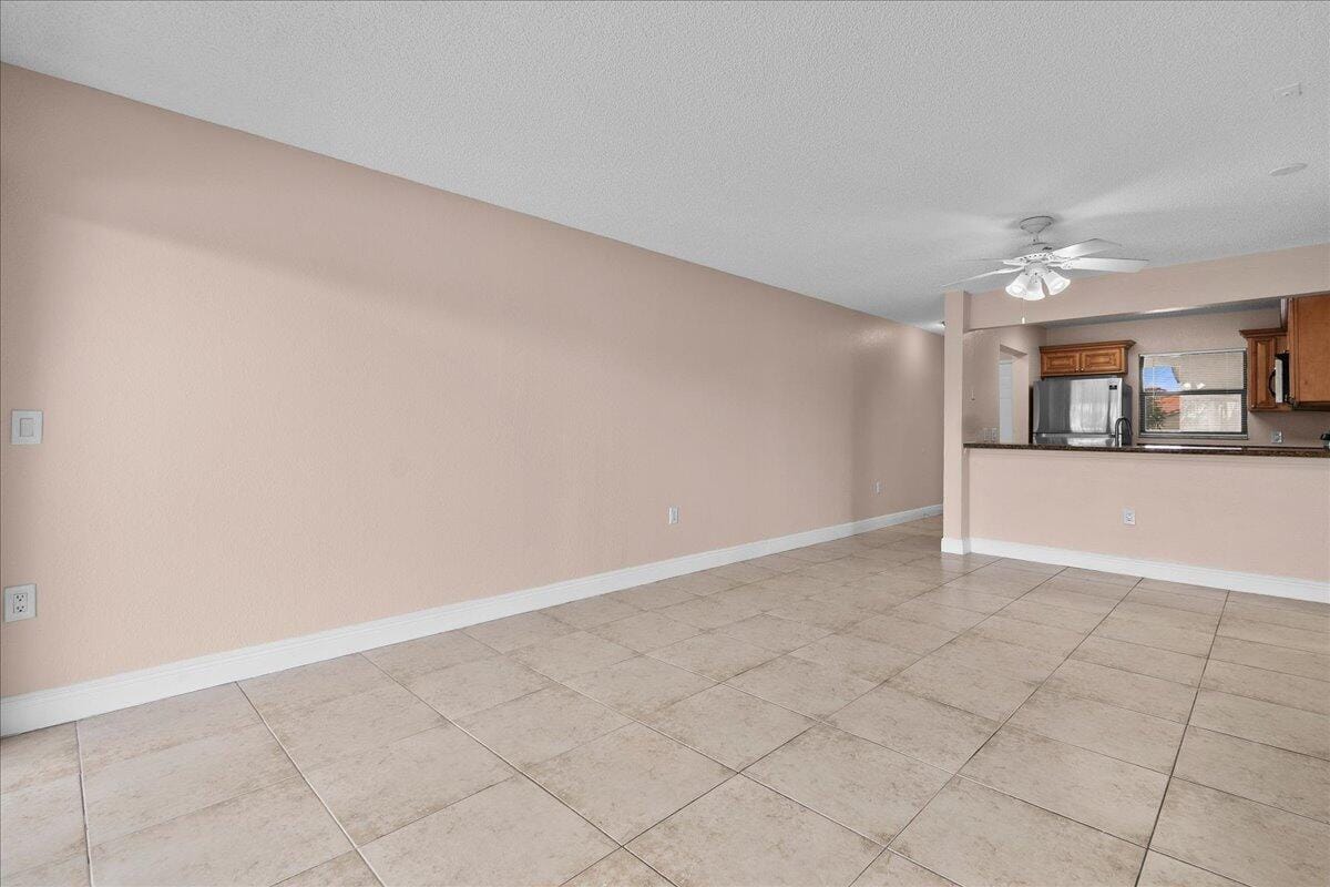 1524 Lake Crystal Drive F — photo 7