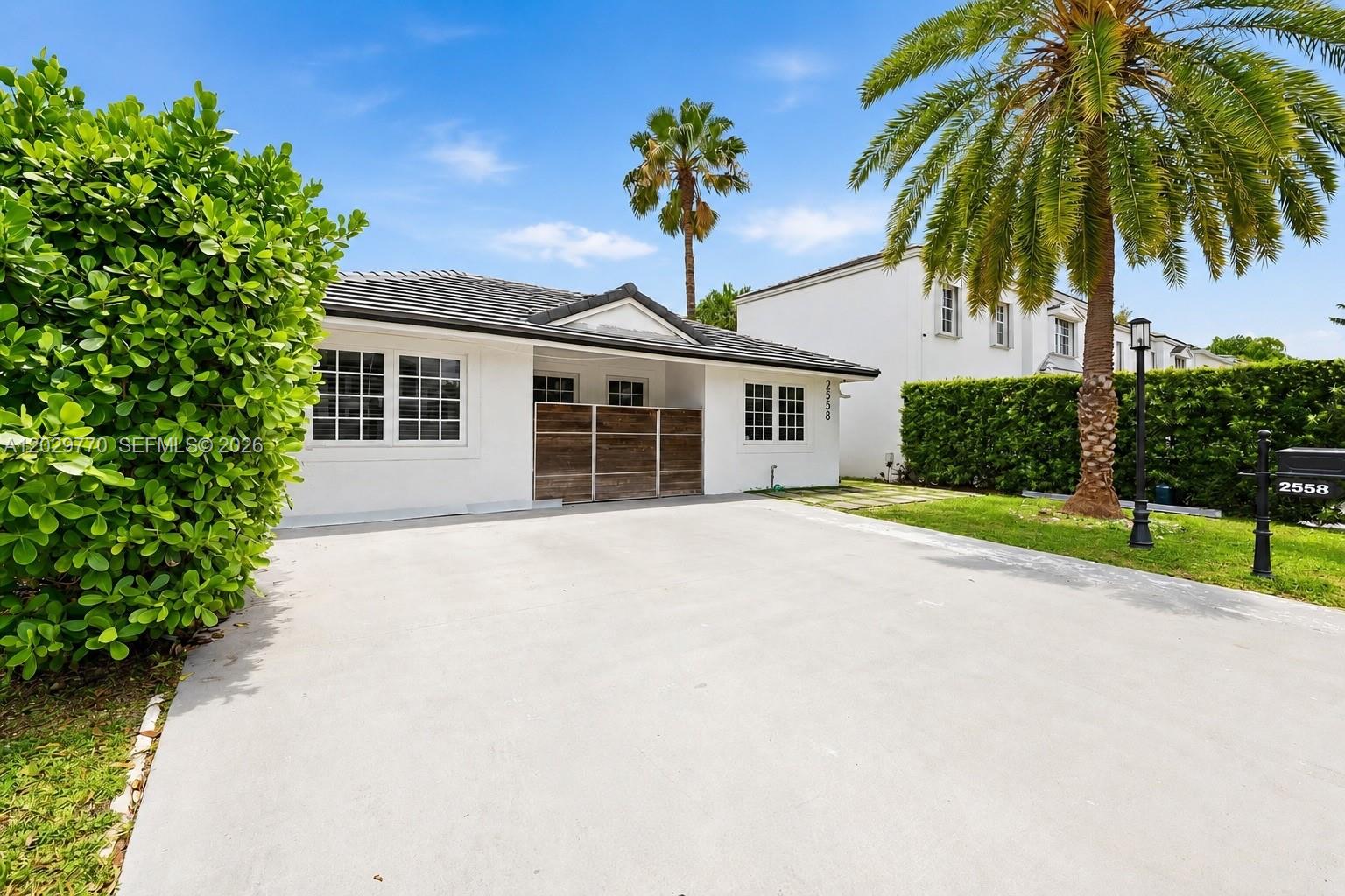 2558 NE 206th Terrace, Aventura, FL 33180, Aventura