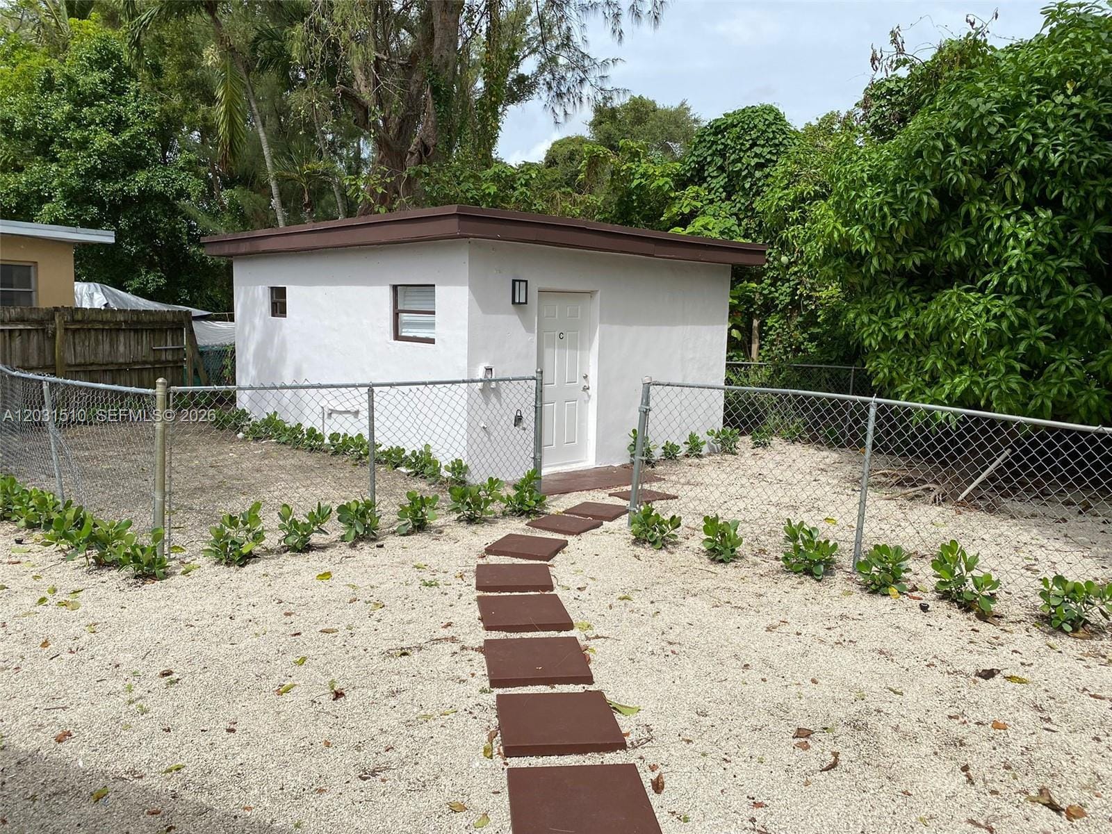 11310 E Peachtree Drive, Miami, FL 33161 photo 2