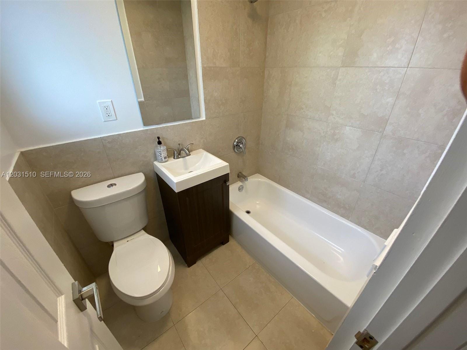 11310 E Peachtree Drive, Miami, FL 33161 photo 5