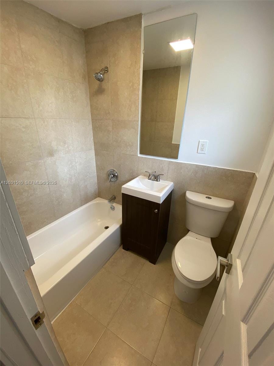11310 E Peachtree Drive, Miami, FL 33161 photo 9