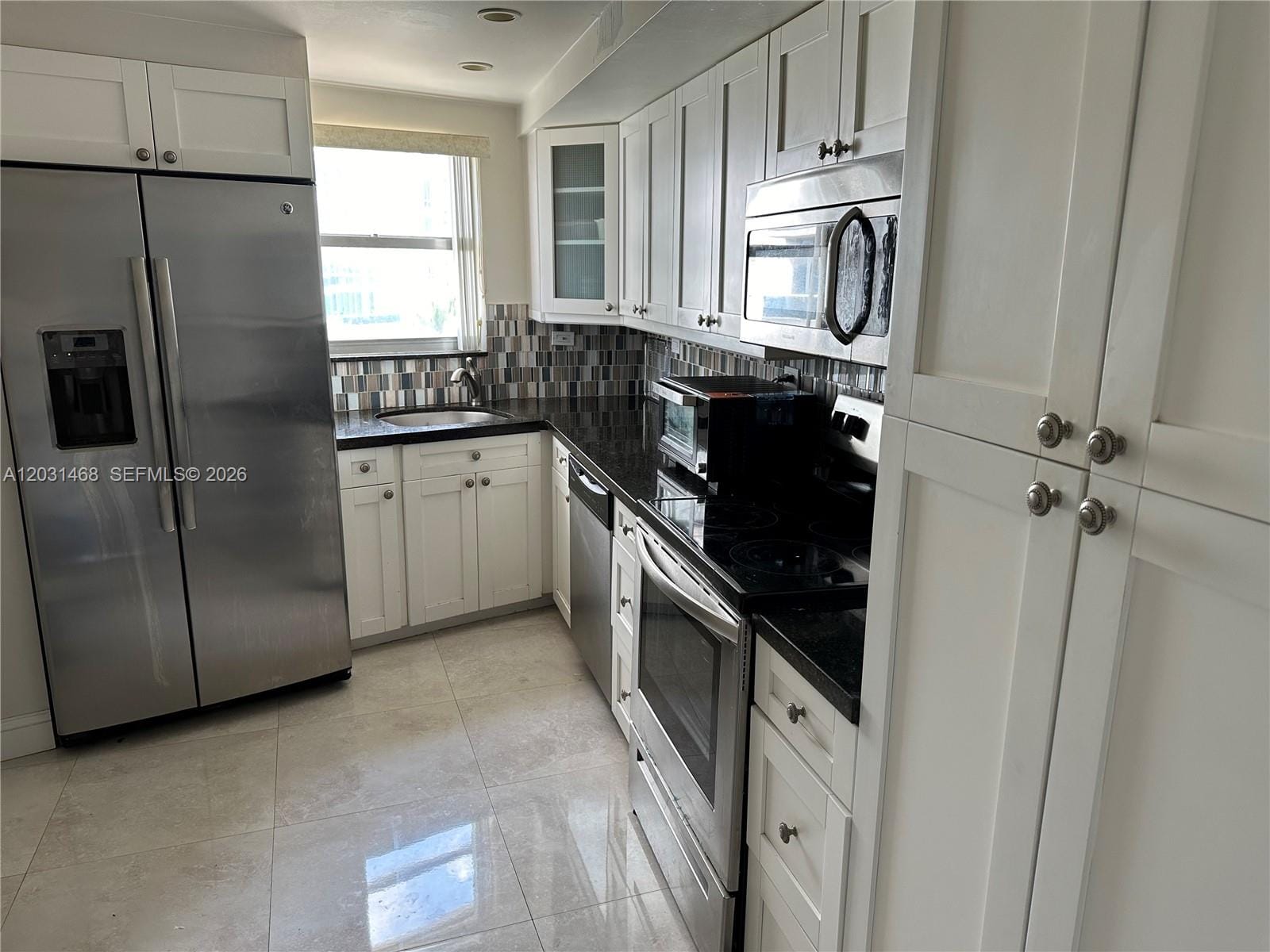 6039 Collins Avenue 728, Miami Beach, FL 33140 photo 2