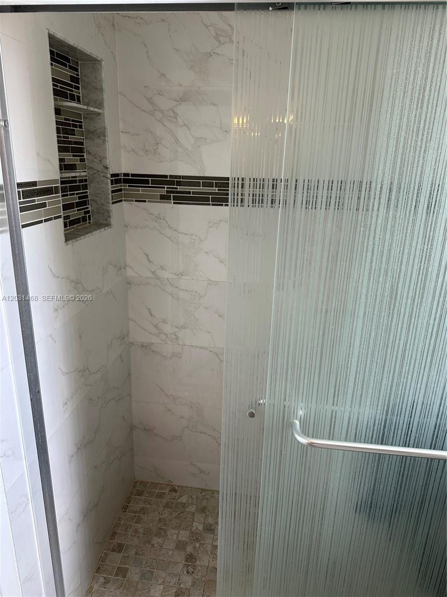 6039 Collins Avenue 728, Miami Beach, FL 33140 photo 11
