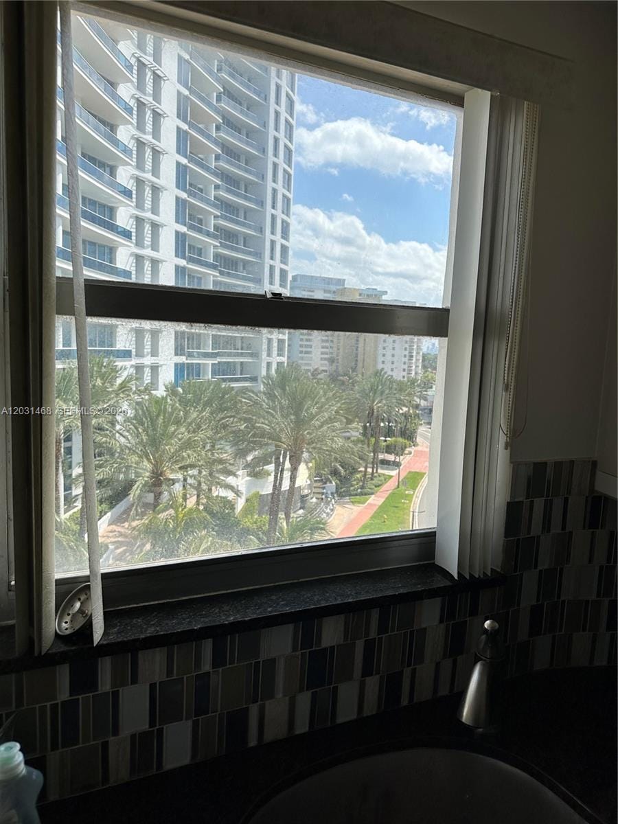 6039 Collins Avenue 728, Miami Beach, FL 33140 photo 4