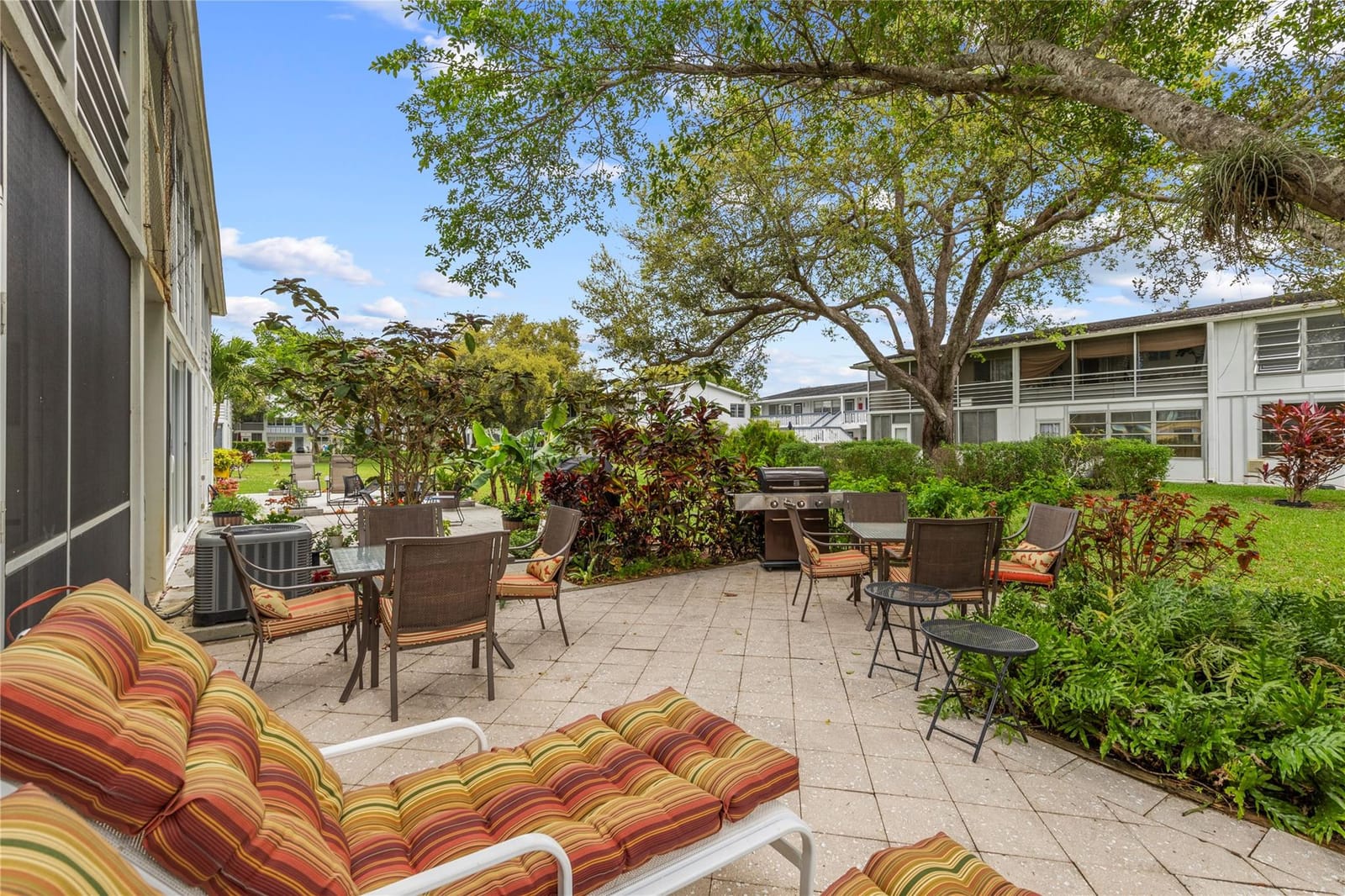 210 Oakridge N 210, Deerfield Beach, FL 33442 photo 30