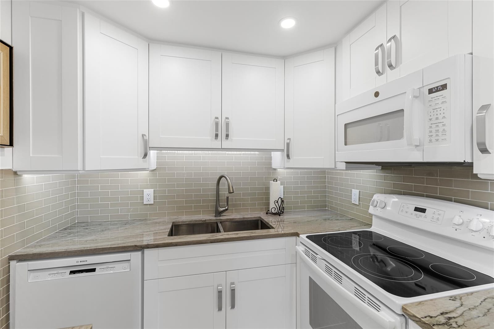 210 Oakridge N 210, Deerfield Beach, FL 33442 photo 7
