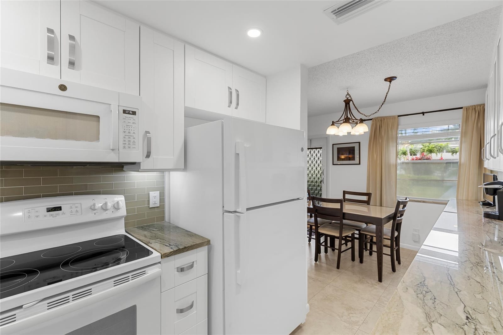 210 Oakridge N 210, Deerfield Beach, FL 33442 photo 8