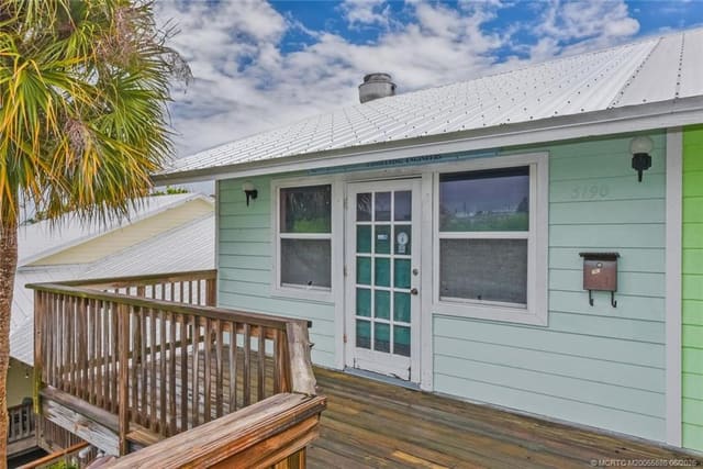 3192 NE Maple Avenue, Jensen Beach, FL 34957