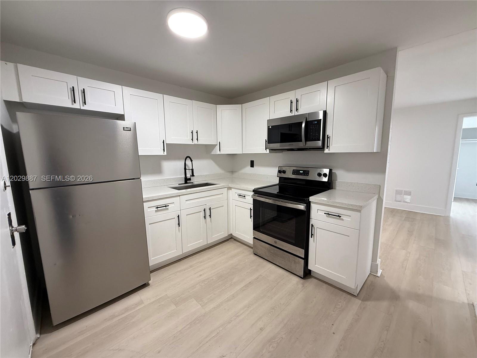 12215 W Dixie Hwy 304 304, North Miami, FL 33161, North Miami