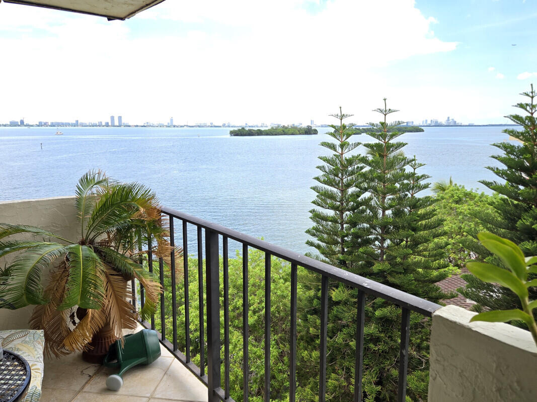 7795 NE Bayshore Court 502, Miami, FL 33138, Miami