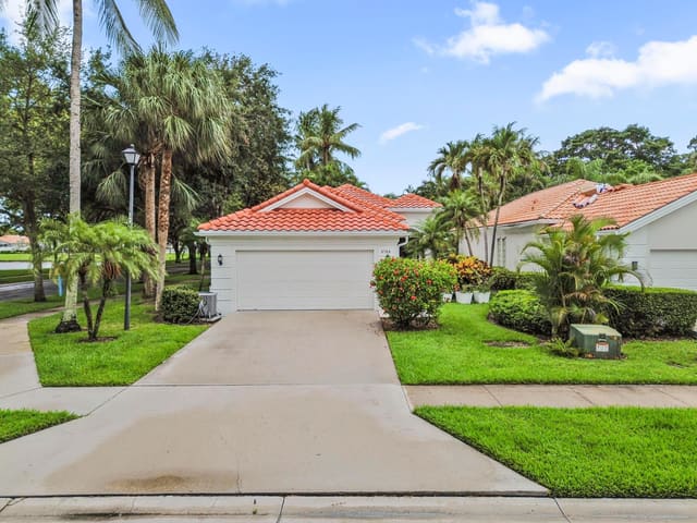 4766 Valencia Drive, Delray Beach, FL 33445