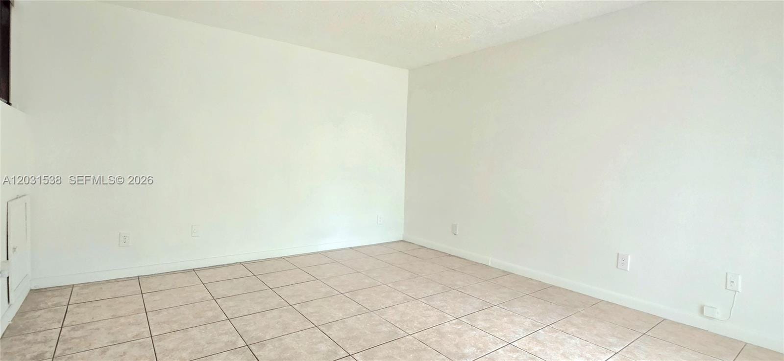 608 Commodore Drive — photo 3