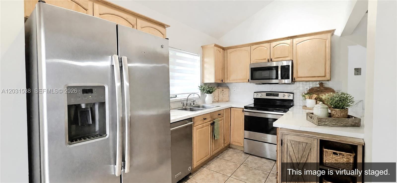 608 Commodore Drive — photo 8
