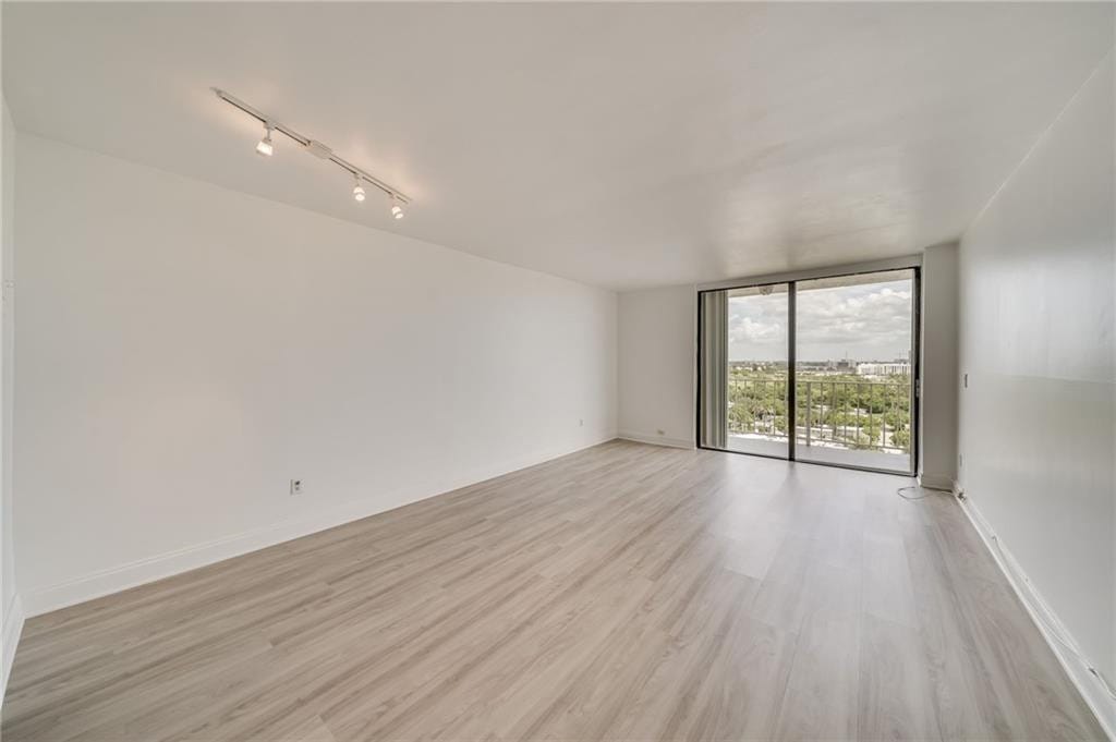 2350 NE 135th Street 1212, North Miami, FL 33181 photo 2