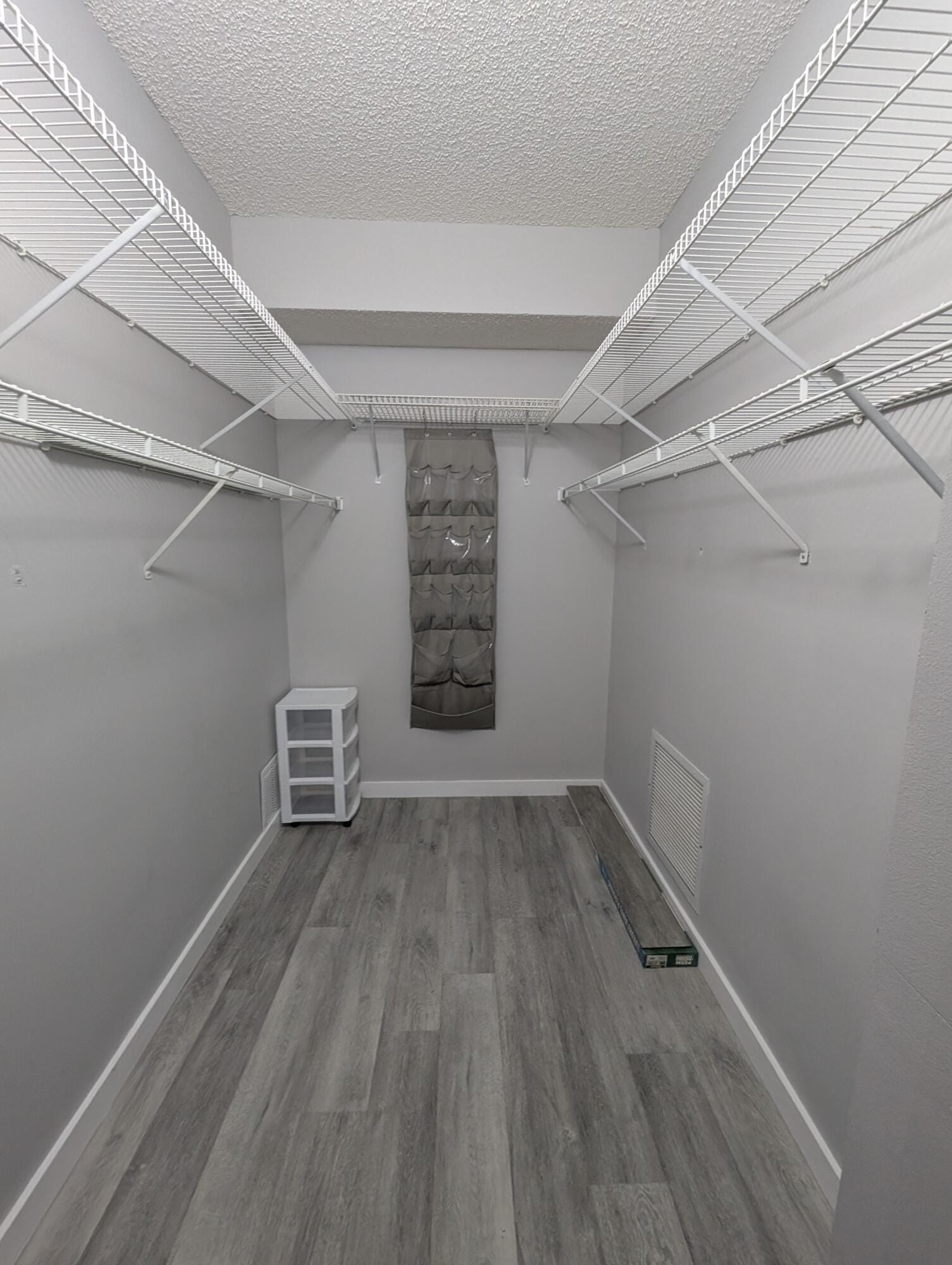 105 Half Moon Circle F2 — photo 9