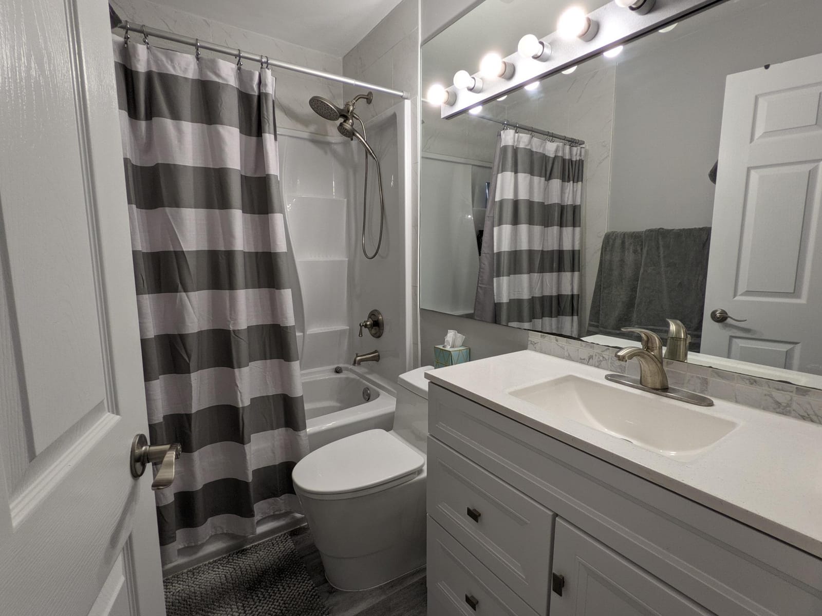 105 Half Moon Circle F2 — photo 10