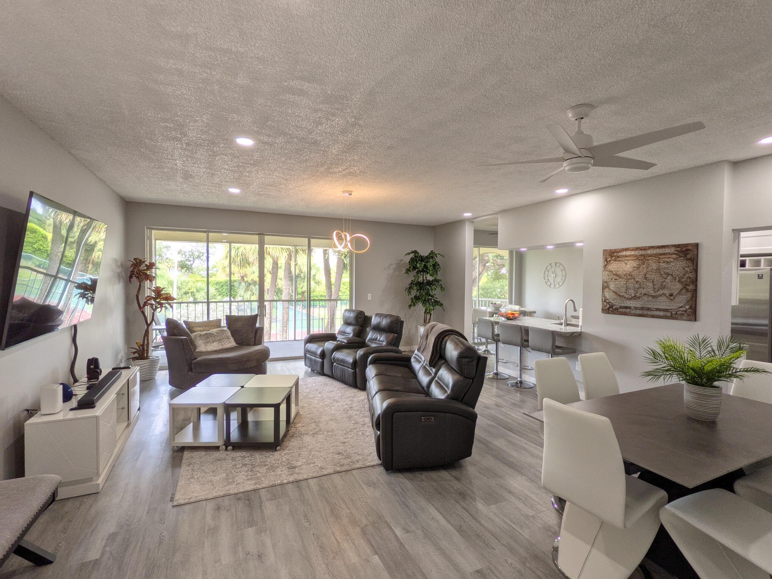 105 Half Moon Circle F2, Hypoluxo, FL 33462, Hypoluxo