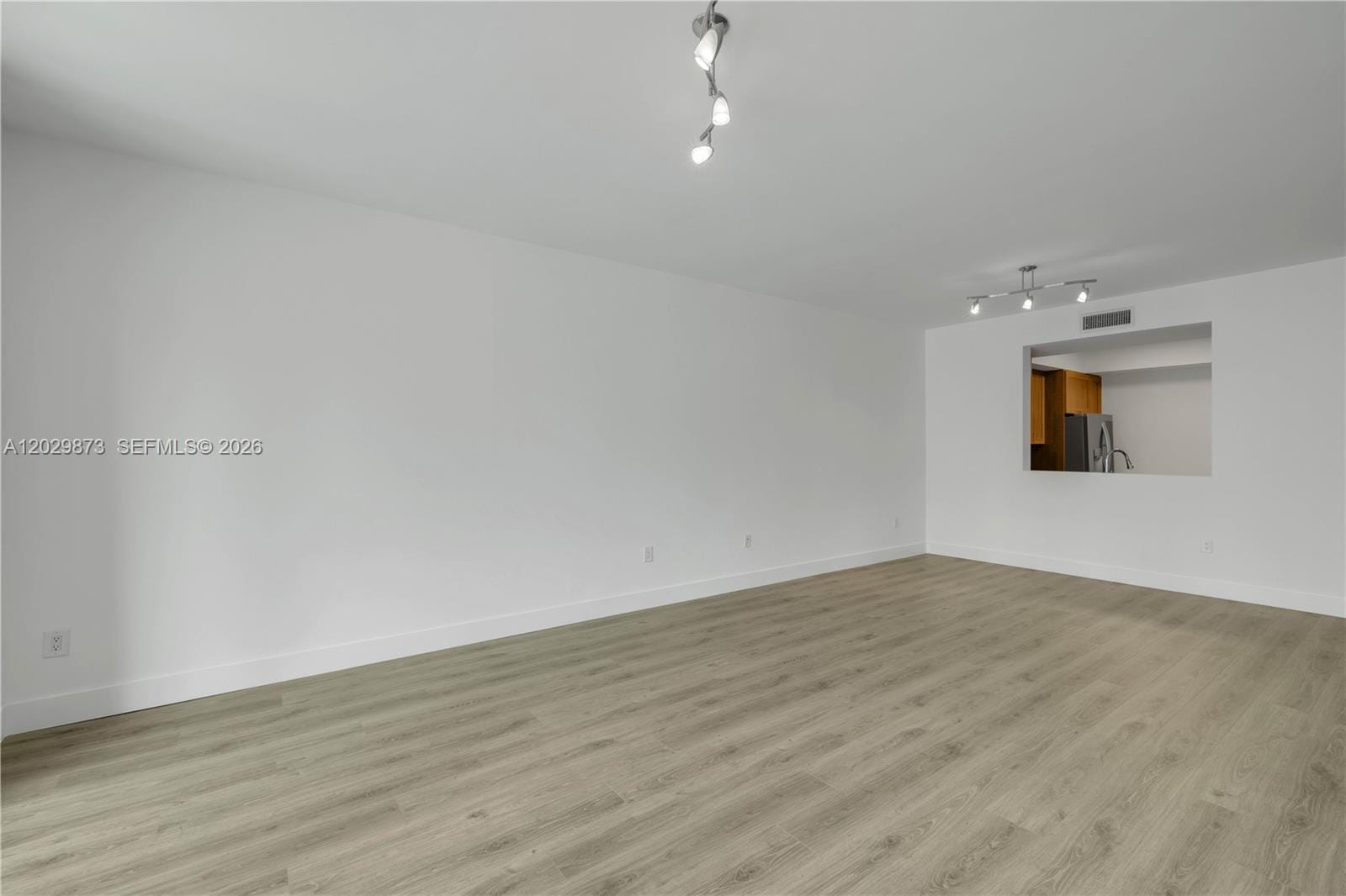 3340 NE 190th Street 503 — photo 12