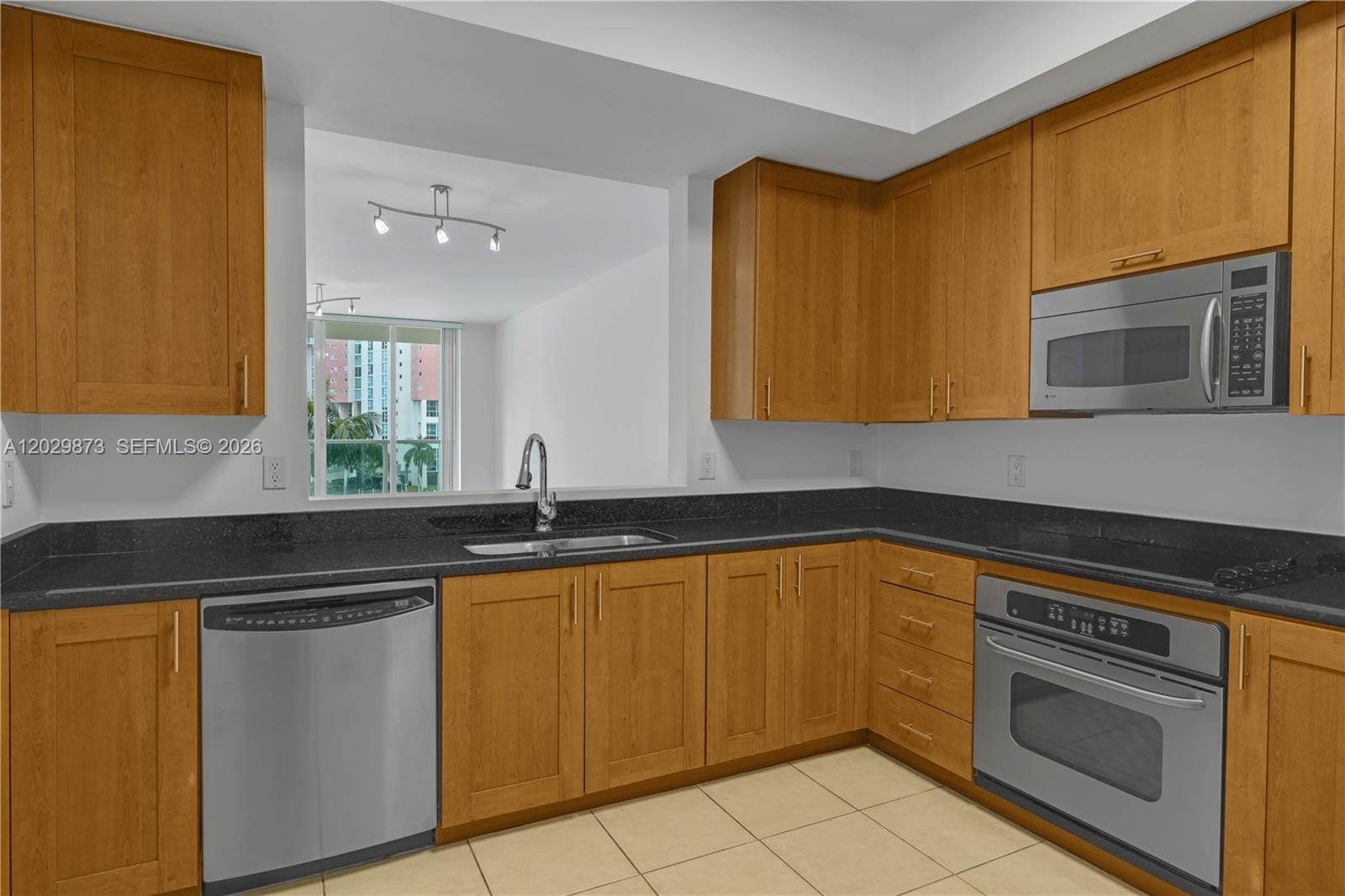 3340 NE 190th Street 503 — photo 3