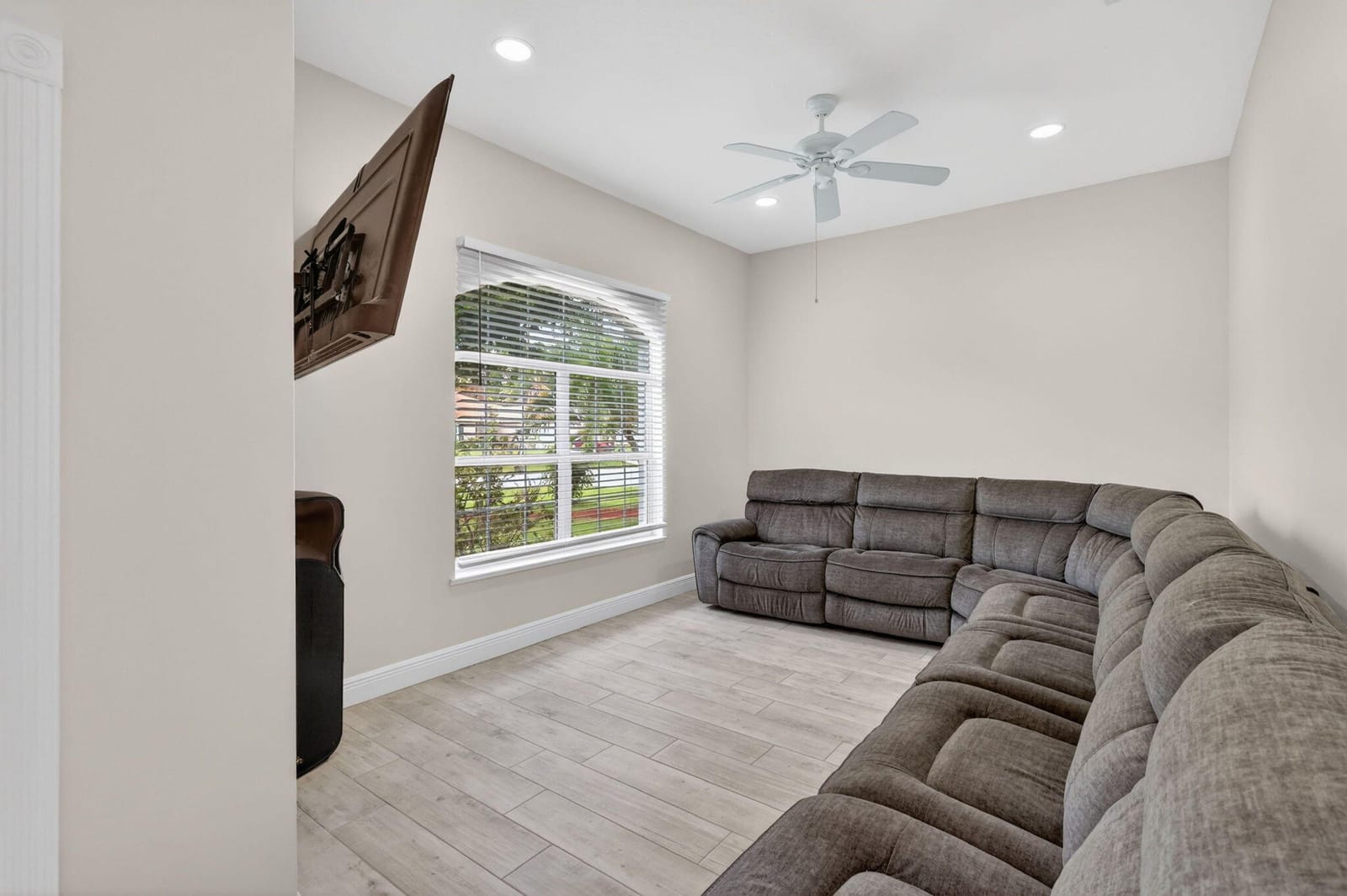 1571 SW Hunnicut Avenue — photo 6