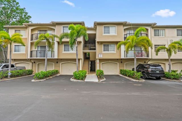 1100 S Crestwood Ct Court S 1109, Grand View At Crestwood, Royal Palm Beach, FL