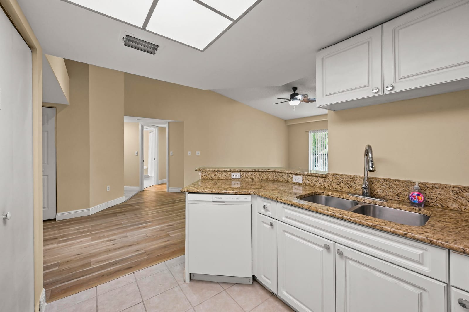 1100 S Crestwood Ct Court S 1109 — photo 12
