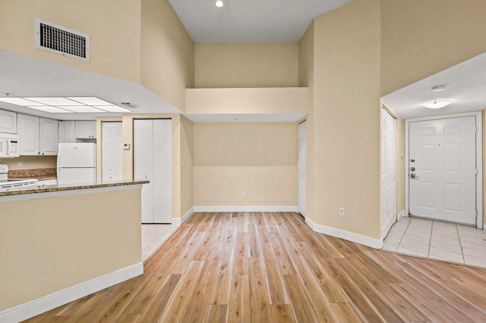 1100 S Crestwood Ct Court S 1109 — photo 3