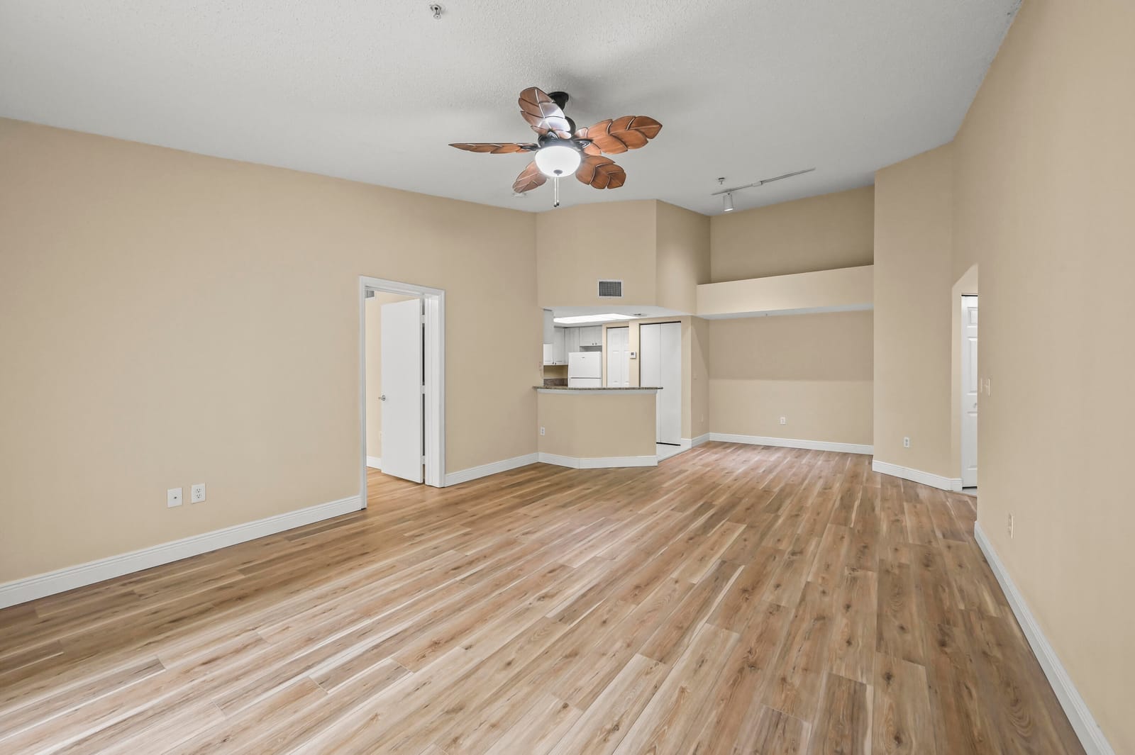 1100 S Crestwood Ct Court S 1109 — photo 7