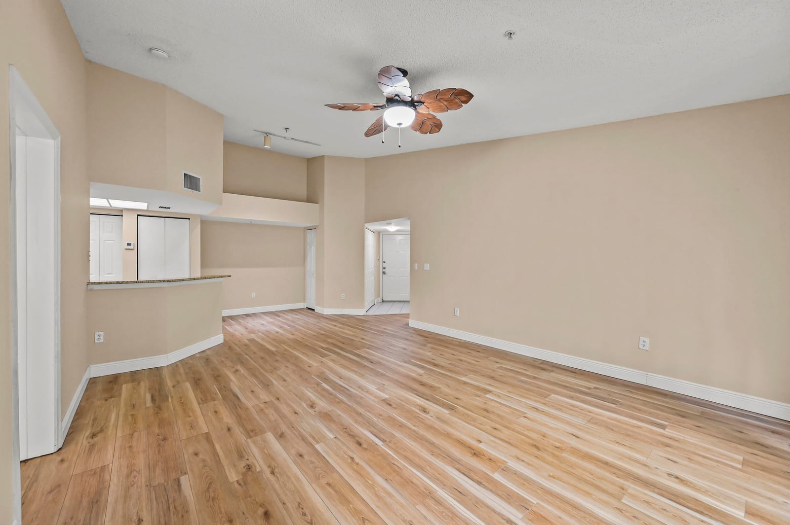 1100 S Crestwood Ct Court S 1109 — photo 8
