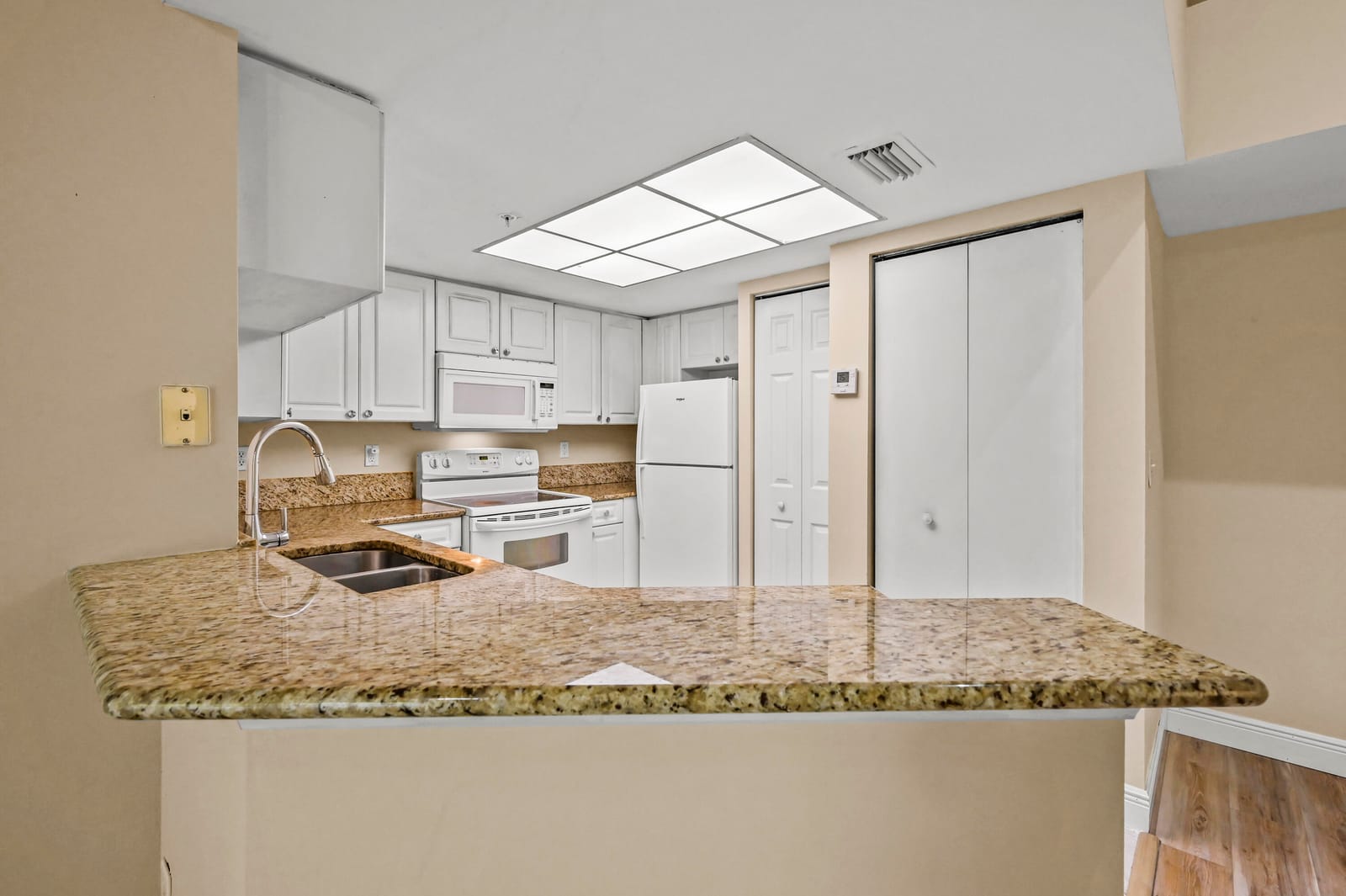 1100 S Crestwood Ct Court S 1109 — photo 10