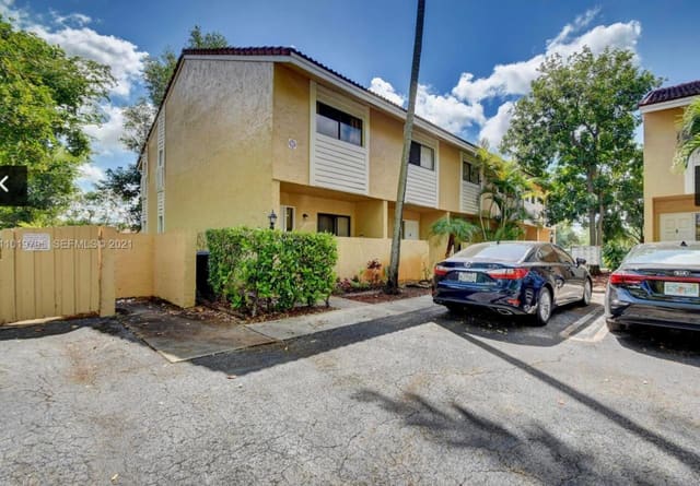 9270 NW 40th Street, Coral Springs, FL 33065