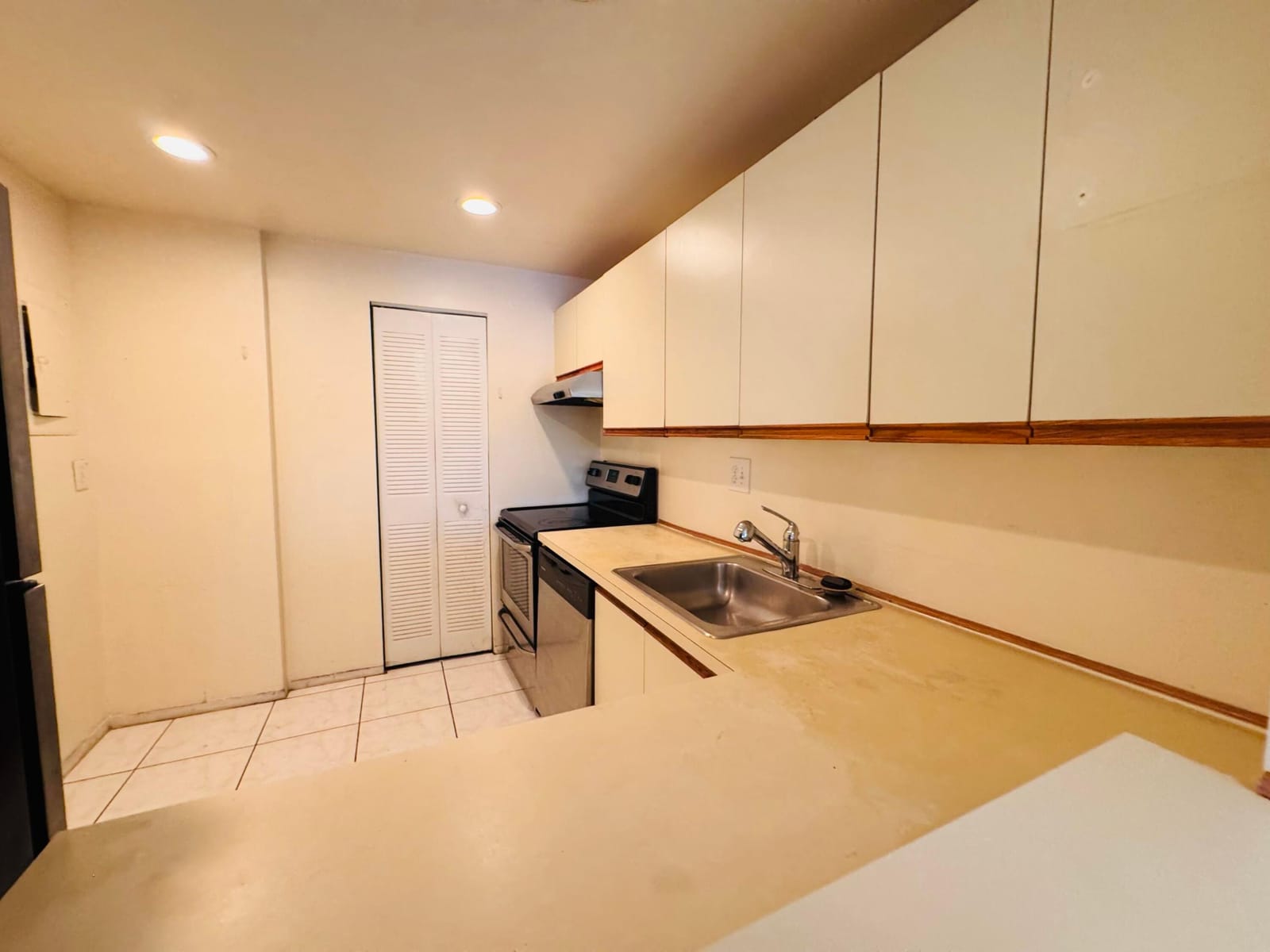 8025 S Colony Cir Circle 203, Tamarac, FL 33321 photo 11