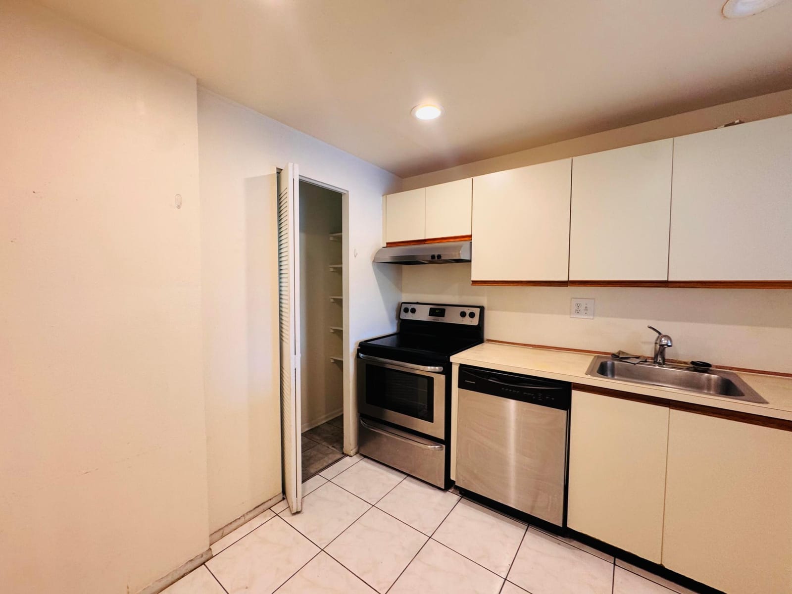 8025 S Colony Cir Circle 203, Tamarac, FL 33321 photo 15