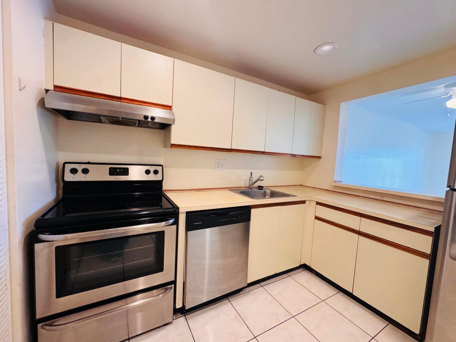 8025 S Colony Cir Circle 203, Tamarac, FL 33321 photo 7