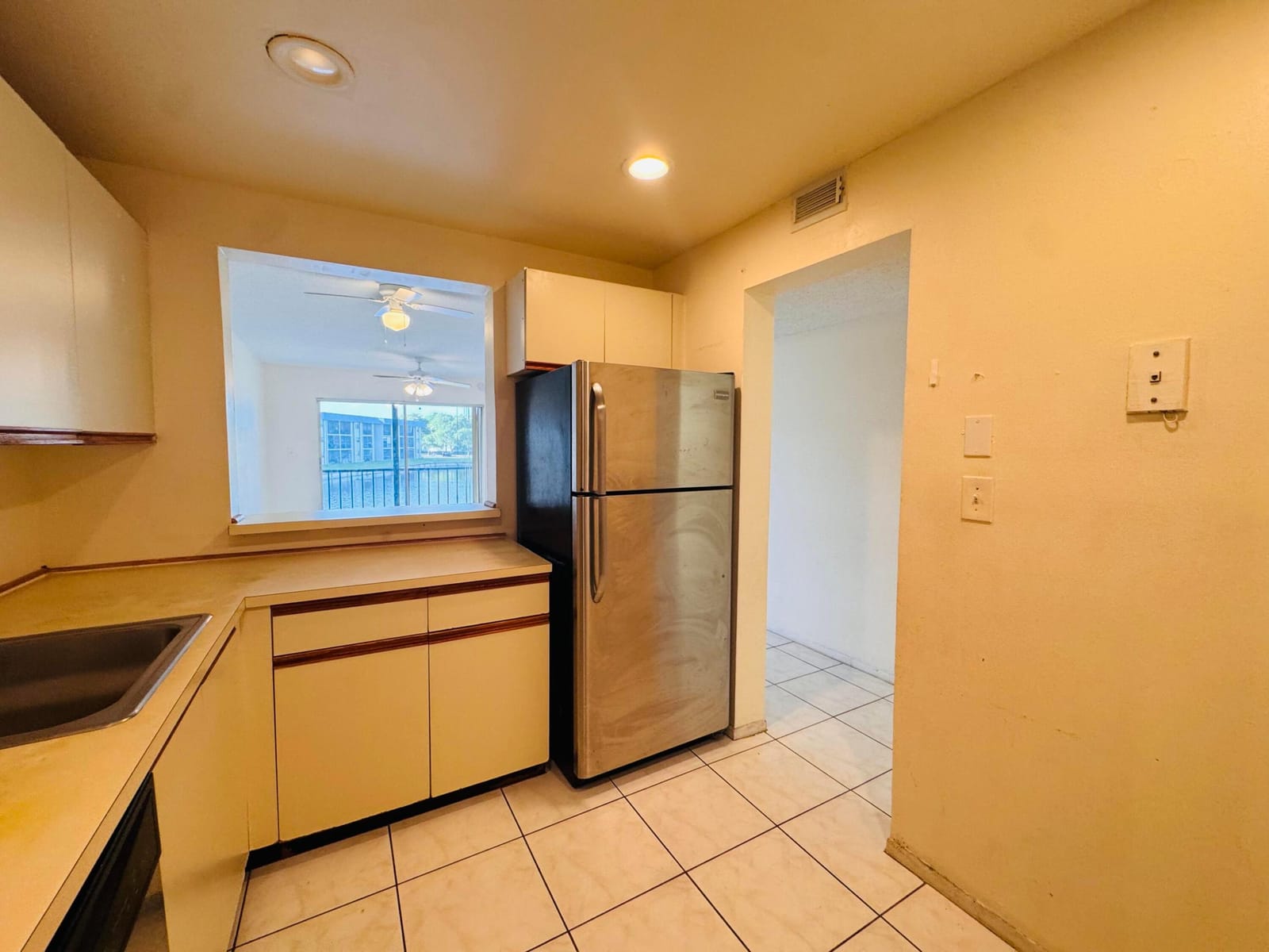 8025 S Colony Cir Circle 203, Tamarac, FL 33321 photo 8