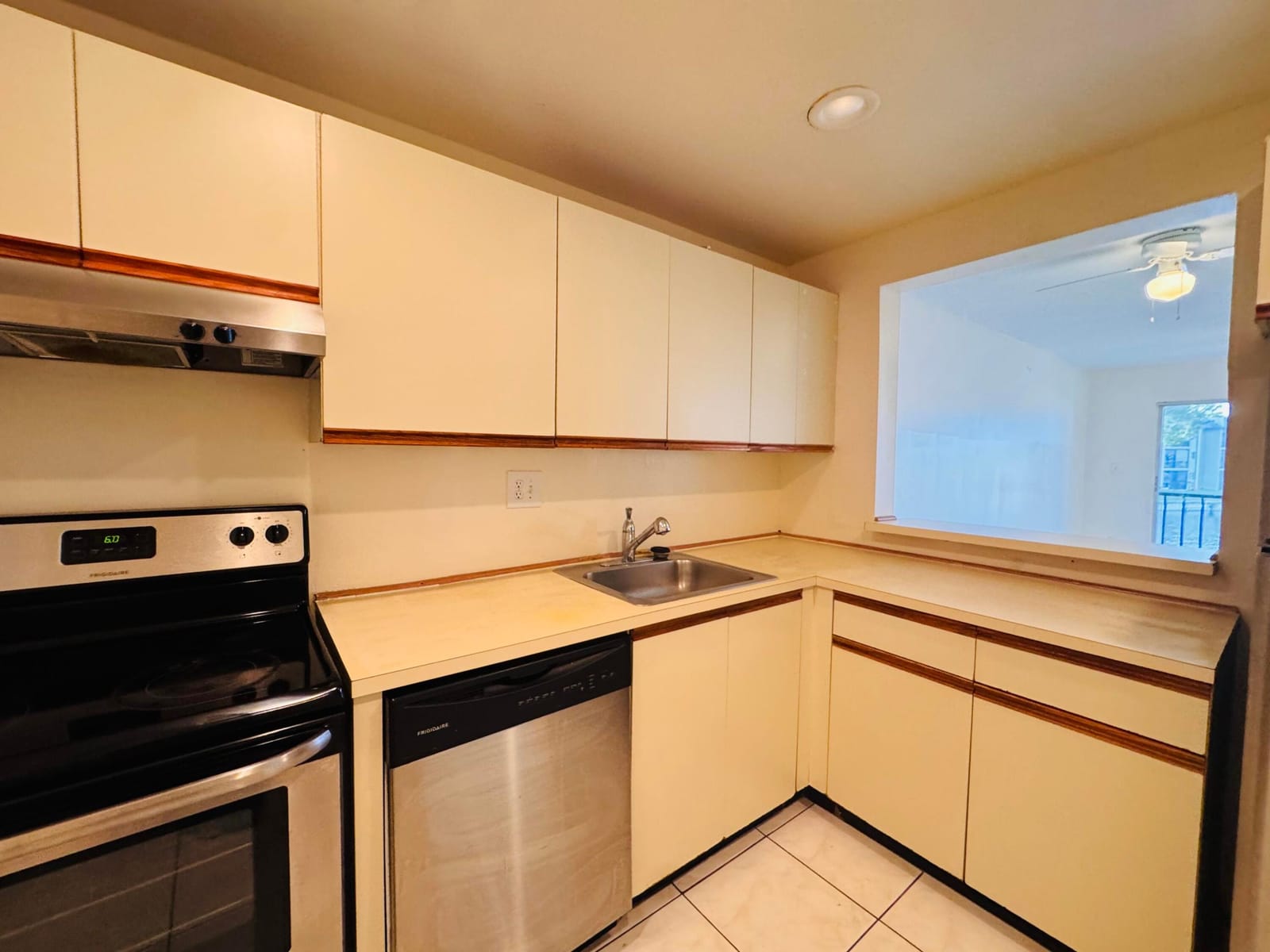 8025 S Colony Cir Circle 203, Tamarac, FL 33321 photo 9