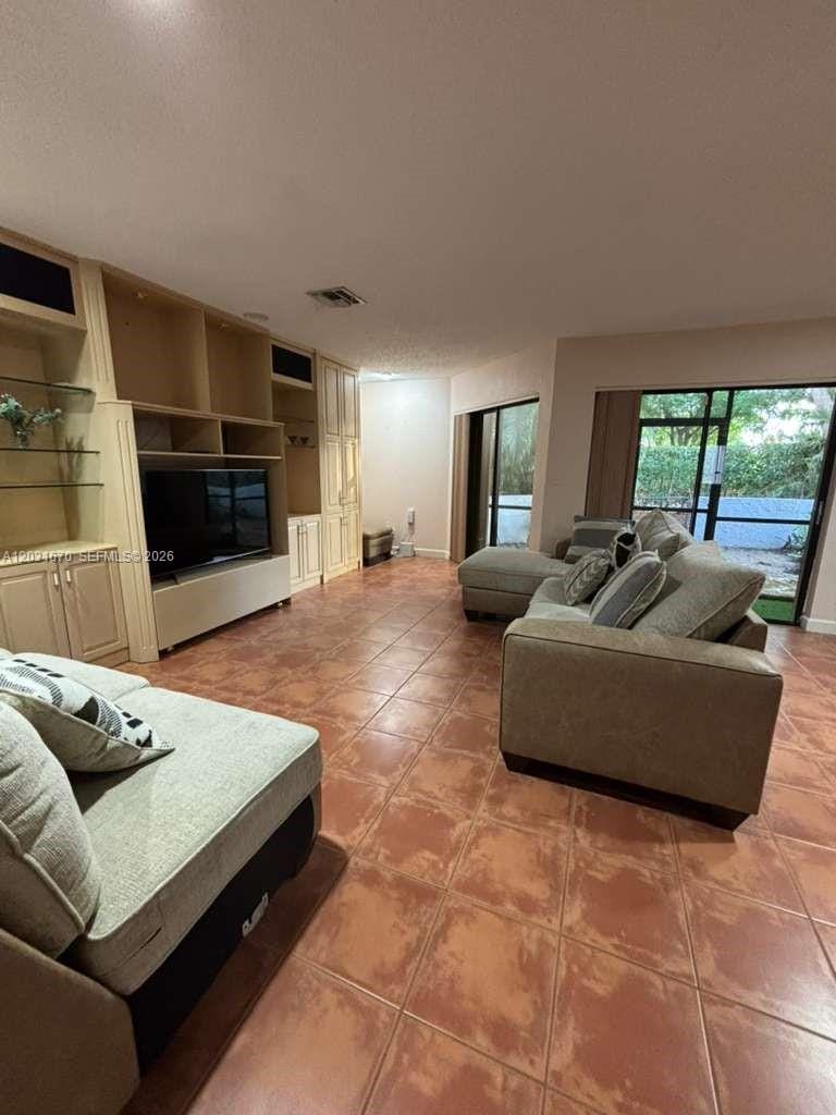 1601 Cypress Pointe Drive 1601 — photo 4