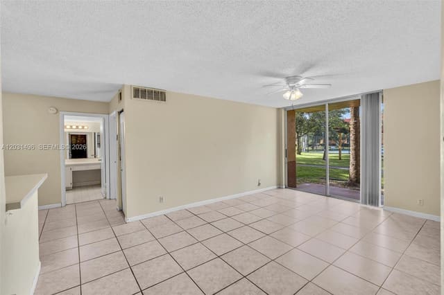 10765 Cleary Boulevard 104, Lakes Of Jacaranda, Plantation, FL