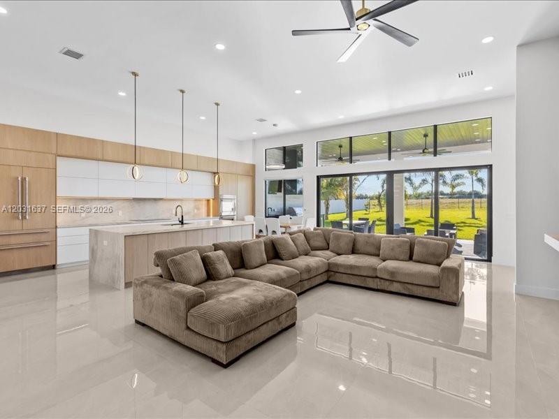 337 SW Kestor Drive — photo 11