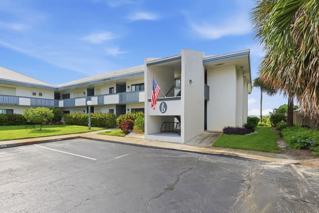 175 SE St Lucie Boulevard D-2, sold in Pierpoint Yacht Club Condo, Stuart, FL