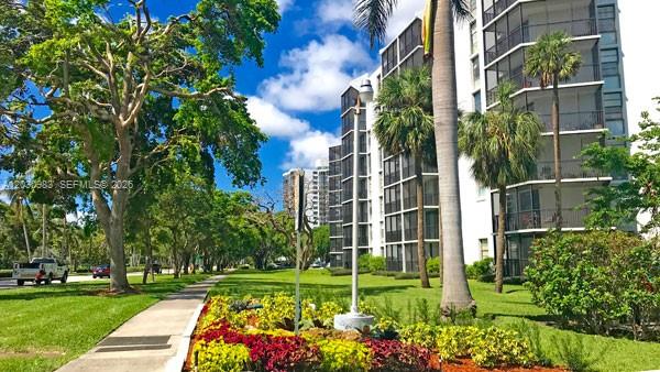 3475 N Country Club Drive 608, Aventura, FL 33180, Aventura